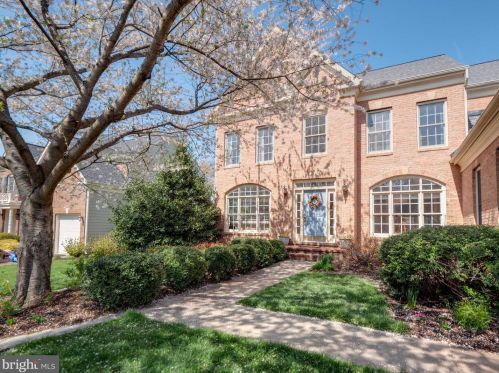 2707 Robaleed Way, Herndon, VA 20171-2472