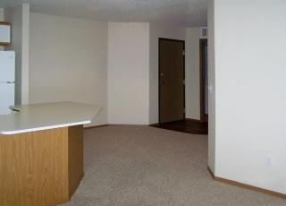 615 10th St, Jamestown ND  58401-3418 exterior