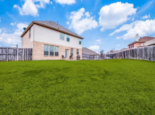 800 Horizon Ridge Cir, Oak Point, TX 75068-4831