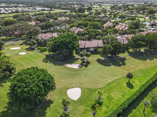 5153 Oak Hill Ln, Delray Beach FL  33484-8355 exterior