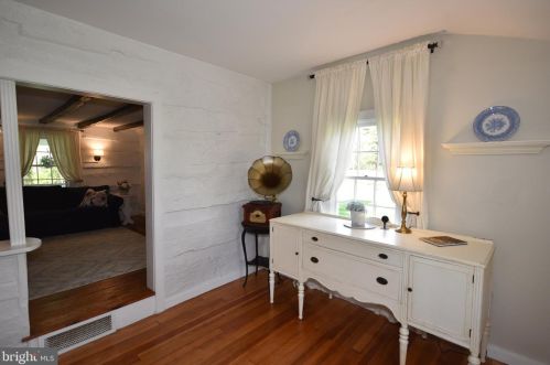 6745 Fayette St, Haymarket VA  20169-2916 exterior