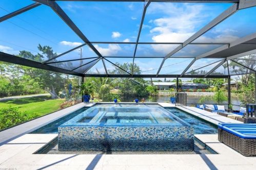 999 Valley Dr, Bonita Springs FL  34134-7438 exterior