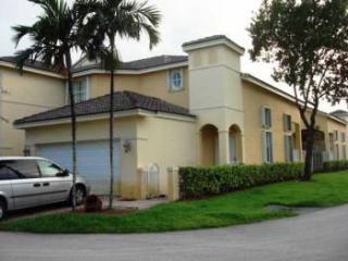 5582 112th Ct, Miami FL  33178-3812 exterior