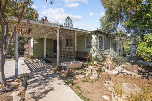 7858 Troost Ave, North Hollywood, CA 91605-2641