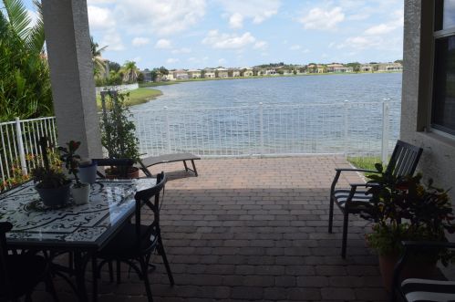 725 Leonardo Cir, Fort Pierce FL  34986-4355 exterior