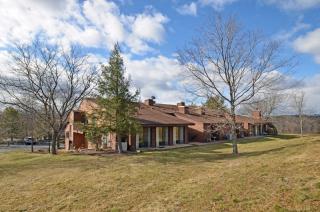 55 Meadowview Dr, Annandale, NJ 08801-1516