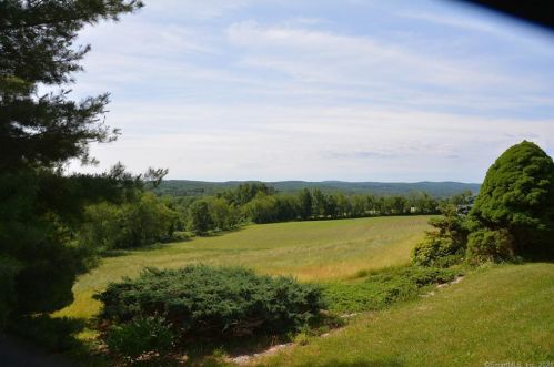 291 Hard Hill Rd, Bethlehem, CT 06751-1520
