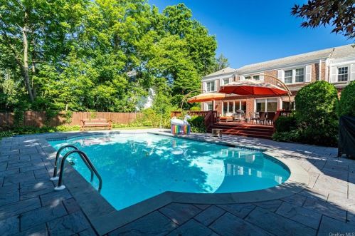 203 Elk Ave, New Rochelle, NY 10804-4214