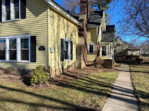 50618 Main St, Osseo, WI 54758-8733