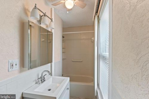 3208 21 St, Washington DC  20002-6735 exterior