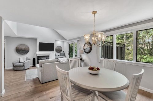 51 Portside Dr, Mashpee MA 02649-2851 exterior