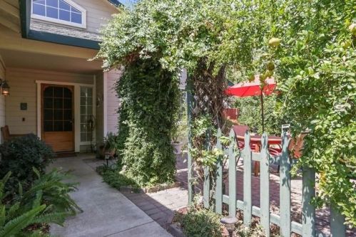1004 Suffolk Ct, Winters, CA 95694-2207