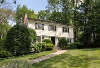 11 Winchester Rd, Summit NJ  07901-3019 exterior