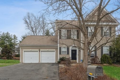 20 Abraham Rd, White House Station, NJ 08889-3201