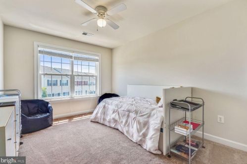 6102 Popes Creek Pl, Haymarket VA  20169-5421 exterior