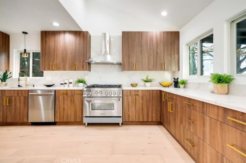 3811 Karen Lynn Dr, Glendale CA  91206-1219 exterior