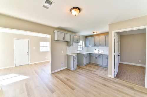 308 Kansas St, Morgans Point TX 77571-5432 exterior