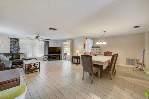 10622 Laburnum Dr, Port Richey, FL 34668-2921