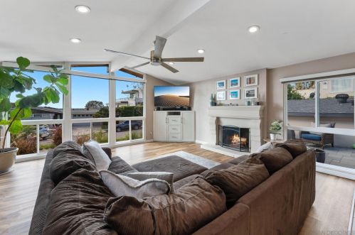 2875 Lloyd St, San Diego CA 92117-6031 exterior