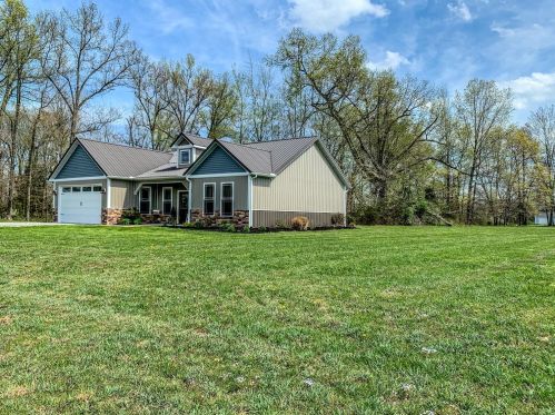145 Black Hawk Dr, Sardinia, OH 45171