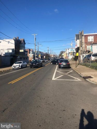 6501 Guyer Ave, Philadelphia PA 19153-2405 exterior