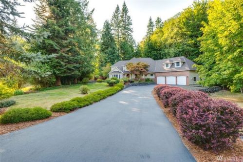 3241 Hollywood Dr, Olympia WA  98516-1413 exterior