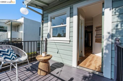 5937 Fremont St, Oakland CA 94608-2217 exterior