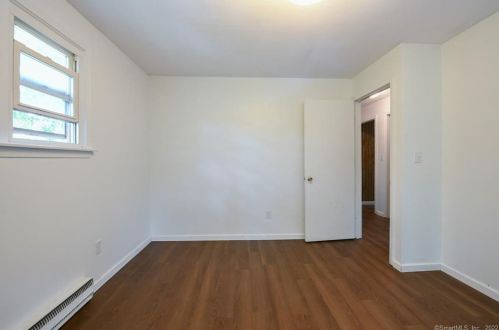54 Henry St, Waterbury CT  06708-2608 exterior