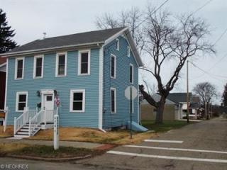 1015 Main St, Fairhope, OH 44641-1903