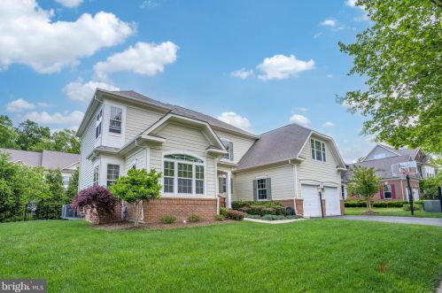 43873 Riverpoint Dr, Leesburg, VA 20176-8499