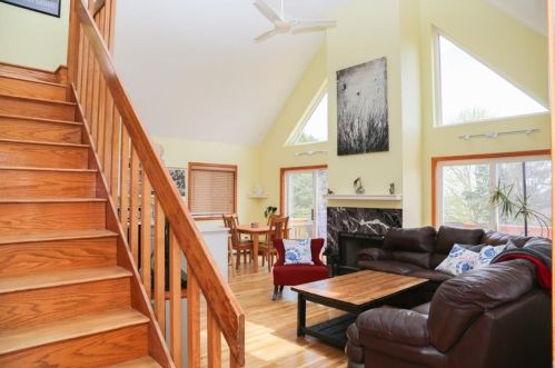 853 Boston Neck Rd, South Kingstown RI  02882-2904 exterior