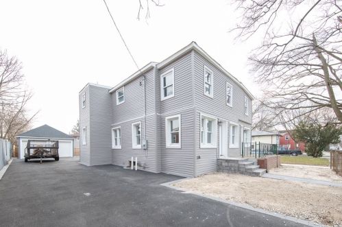 738 Roman Ave, Westbury, NY 11590-3600