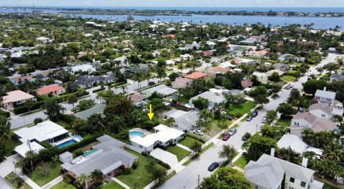 369 Valley Forge Rd, West Palm Beach, FL 33405-4038