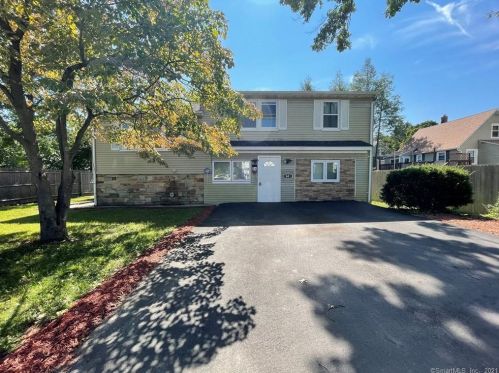 64 Dallas Ave, Waterbury, CT 06705-1448