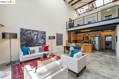 2858 Helen St, Oakland CA  94608-4028 exterior