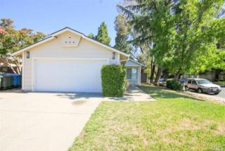 215 Catalpa Ln, Vacaville, CA 95687-6254