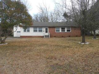 618 Henderson Dr, Jacksonville NC  28540-4947 exterior