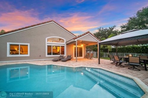 1277 144th Ter, Hollywood FL  33028-2925 exterior