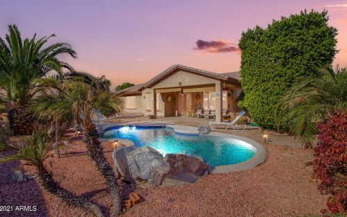 8035 Luke Ave, Glendale, AZ 85303-5164