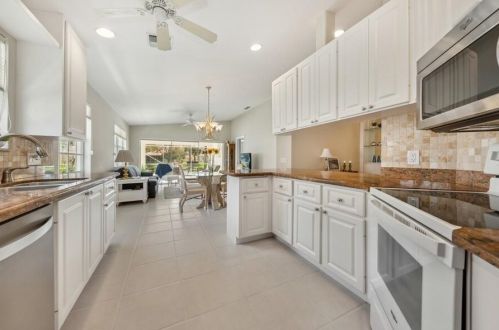 7718 Pine Island Way, West Palm Beach FL  33411-5802 exterior