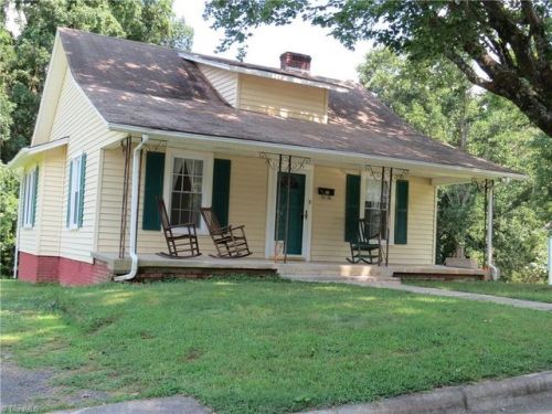 901 Norman St, Reidsville, NC 27320-2113