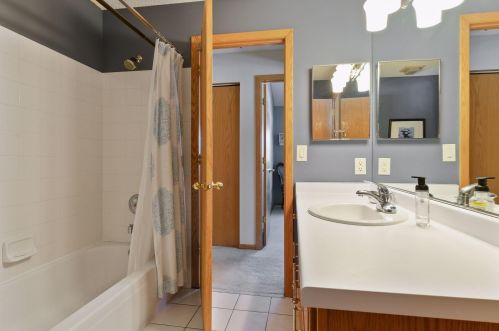 2185 Shenandoah Ct, Minneapolis MN  55447-6426 exterior