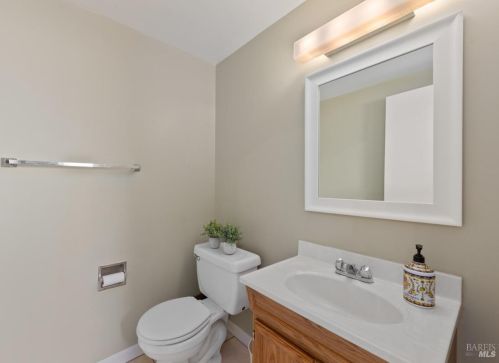 527 San Juan St, Santa Rosa CA  95409-2802 exterior