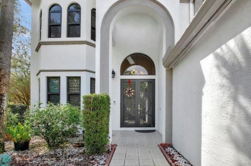 5098 168 Ave, Hollywood FL  33027-4913 exterior