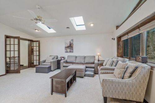 601 Diehl Dr, Mckeesport PA  15132-7420 exterior