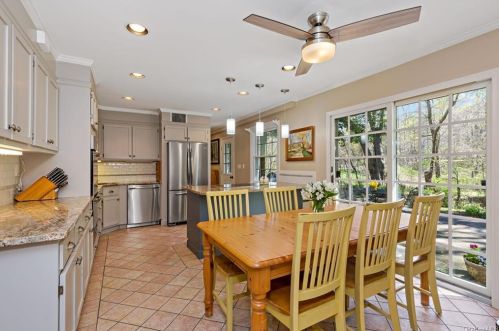 27 Fountain Rd, Briarcliff NY  10510-2234 exterior