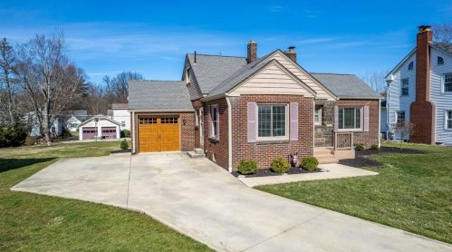 1303 Ashton Rd, Hermitage, PA 16146-3628