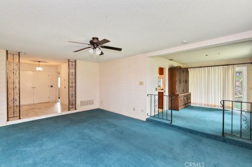 5576 Inner Circle Dr, Riverside CA  92506-3617 exterior