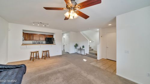 10656 Singing Canyon Dr, Tucson, AZ 85747-6009