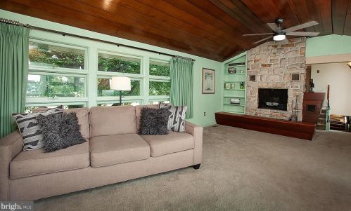 252 Redwood St, Hummelstown PA  17036-2619 exterior